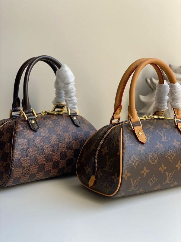 LV Montorgueil Pm Monogram Shoulder Bag