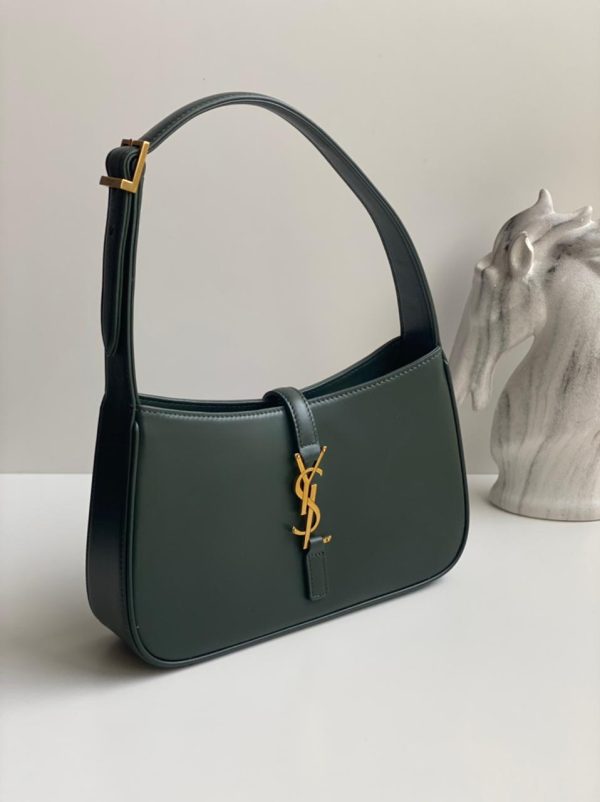 Le 5 À 7 Leather Shoulder Bag - Image 4