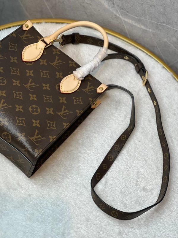 Lv Petit Sac Plat Sunrise Monogram