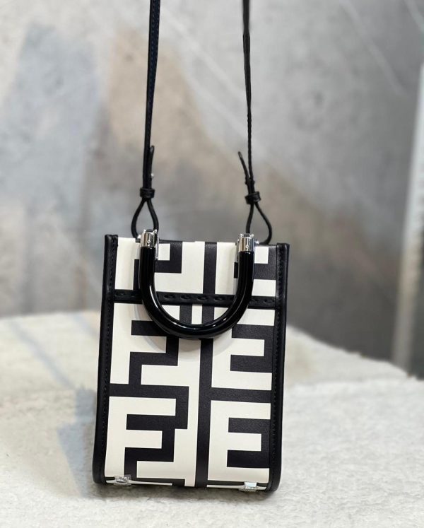 Mon Tresor White Leather Mini Bag - Image 2