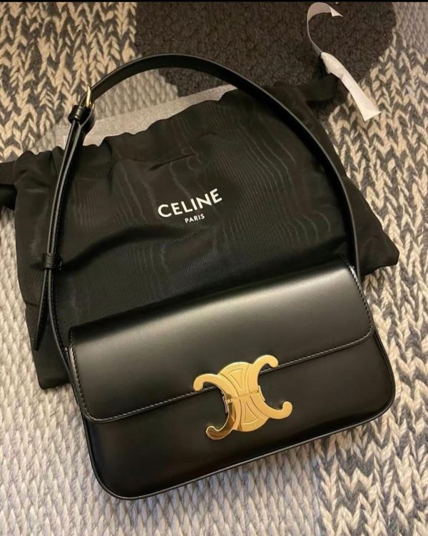 Triomphe Shoulder Bag In Shiny Black