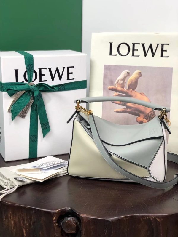 Loewe Puzzle Small Leather Shoulder Bag - Image 10