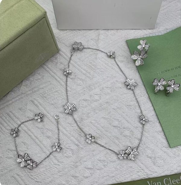 Van Cleef & Arpels Necklace Set - Image 4