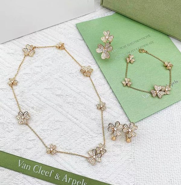 Van Cleef & Arpels Necklace Set