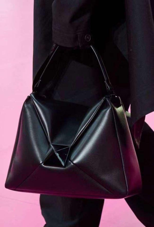 Valentino Garavani One Stud Maxi Bag - Image 2
