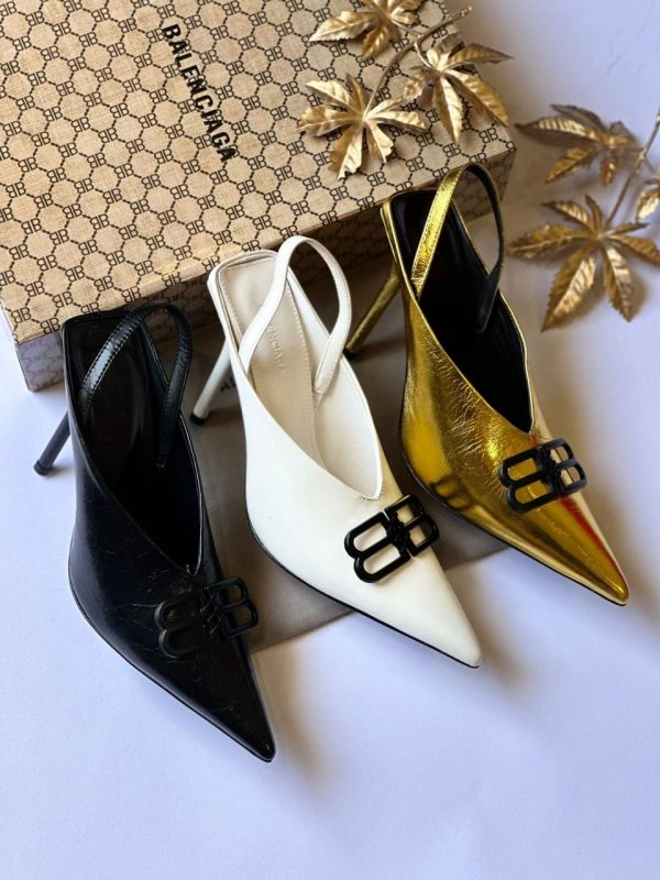 Knife BB Logo Pointed Toe Pump