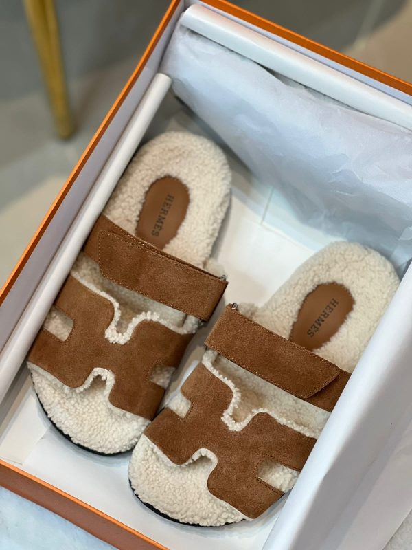 Hermes Chypre Shearling Sandal - Image 2