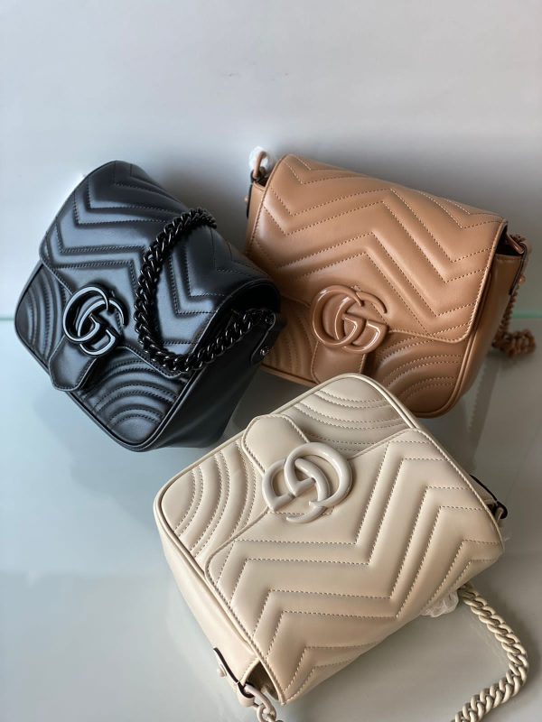 GG Marmont Quilted Shoulder Bag