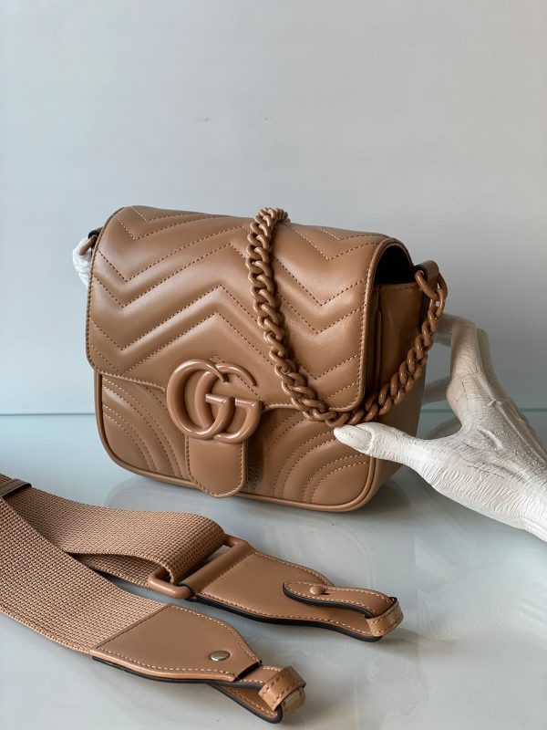 GG Marmont Quilted Shoulder Bag - Image 4