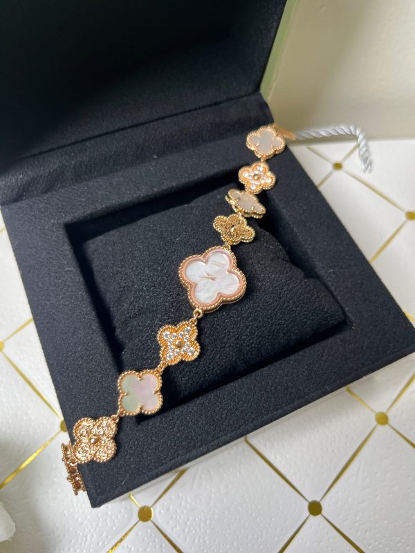 Van Cleef & Arpels Alhambra Watch - Image 4