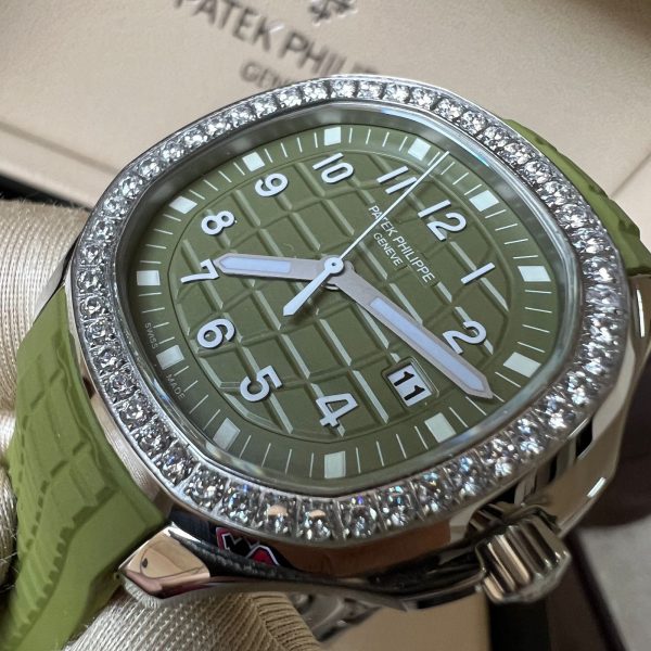 Patek Philippe Aquanaut Luce Diamond Watch - Image 3