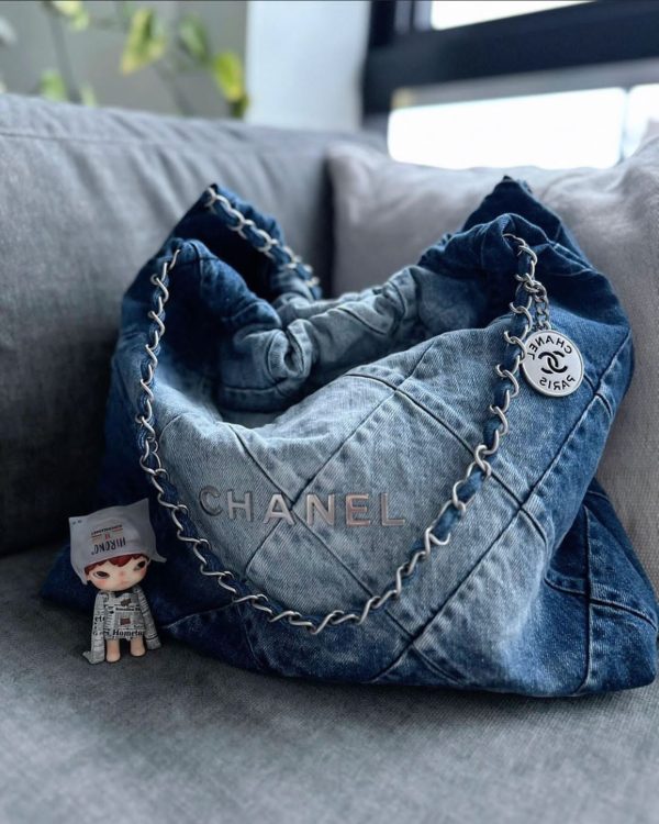 Chanel Casual Style Denim Elegant Shoulder Bags