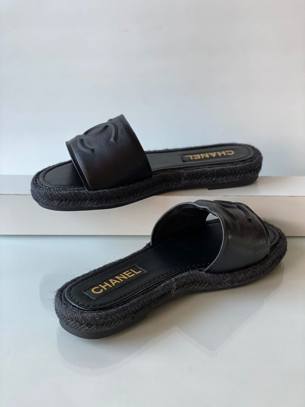 Chanel 23c Black Lambskin Leather CC Logo - Image 2