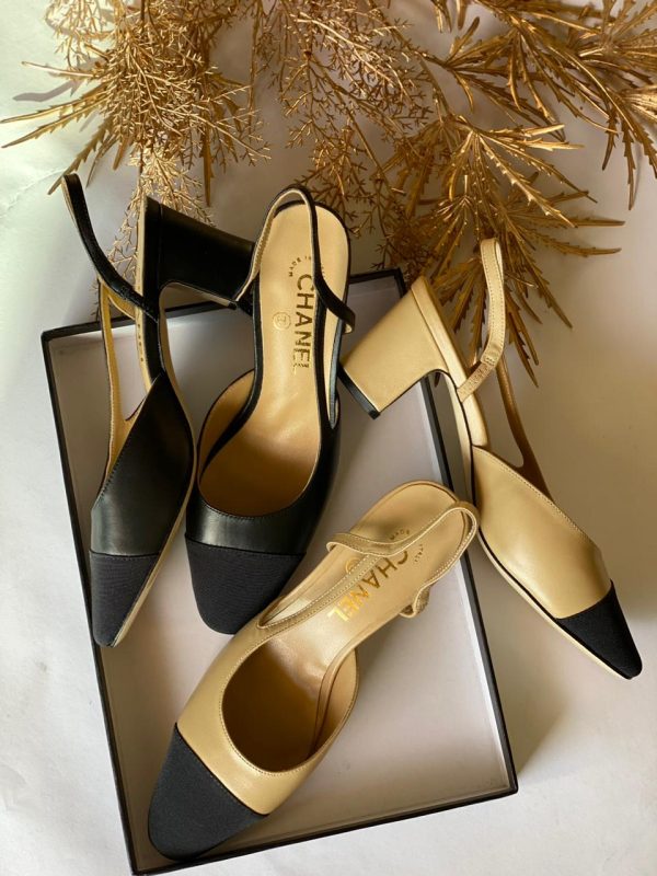 Chanel Classic Two Tone Pump Shoes - Image 3