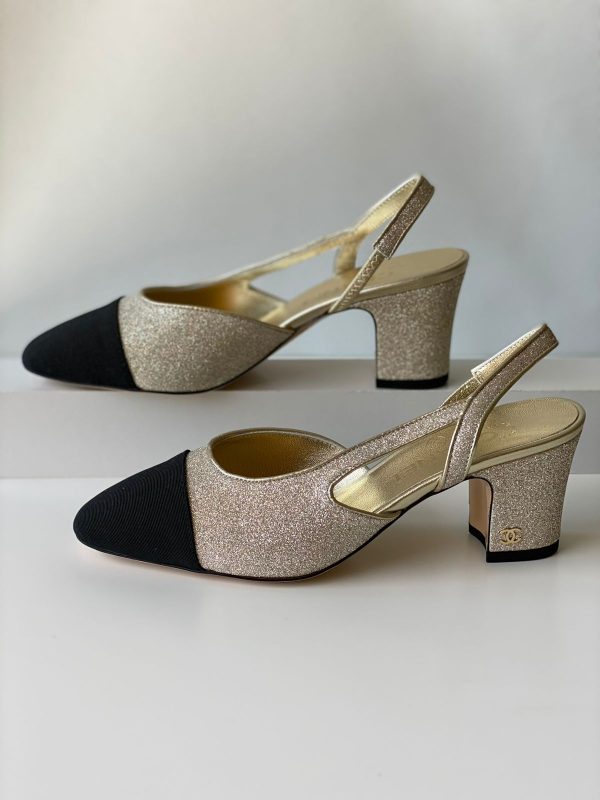 Chanel Classic Two Tone Pump Shoes - Image 6