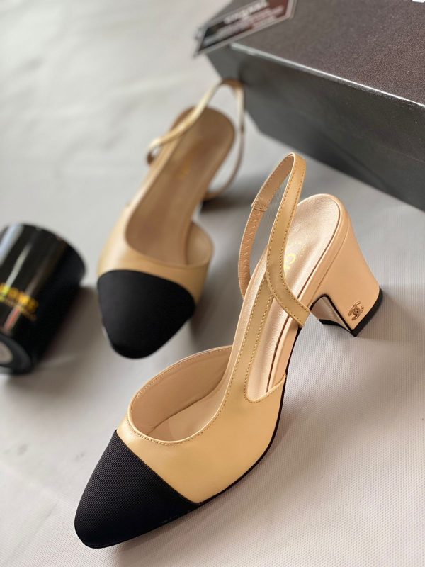 Chanel Classic Two Tone Pump Shoes - Image 7