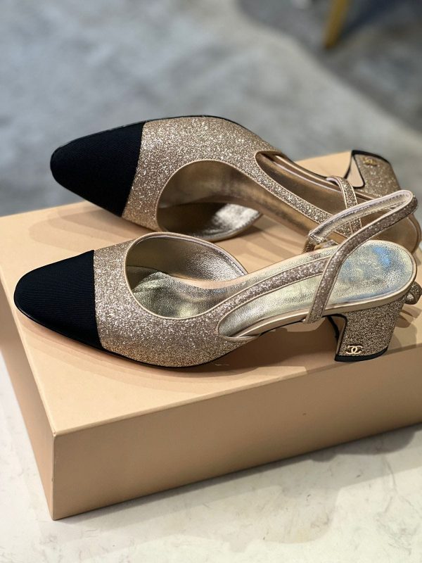 Chanel Classic Two Tone Pump Shoes - Image 9