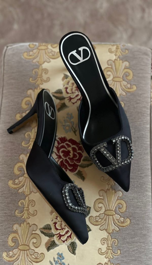 Valentino Garavani Vlogo Embellished Satin Pumps