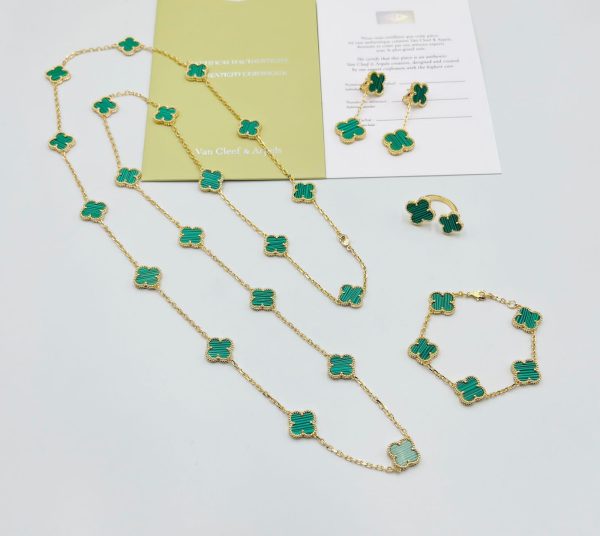 Van Cleef & Arpels Magic Alhambra Necklace - Image 9