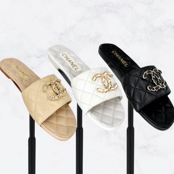 Chanel CC Flat Slippers Woman