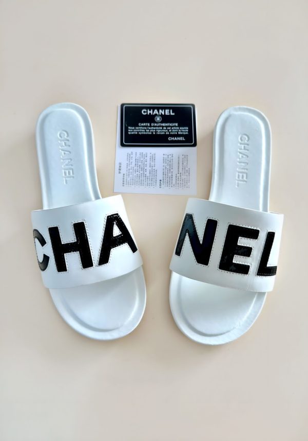 Chanel 23p Slide Sandal Slip On Flat - Image 5
