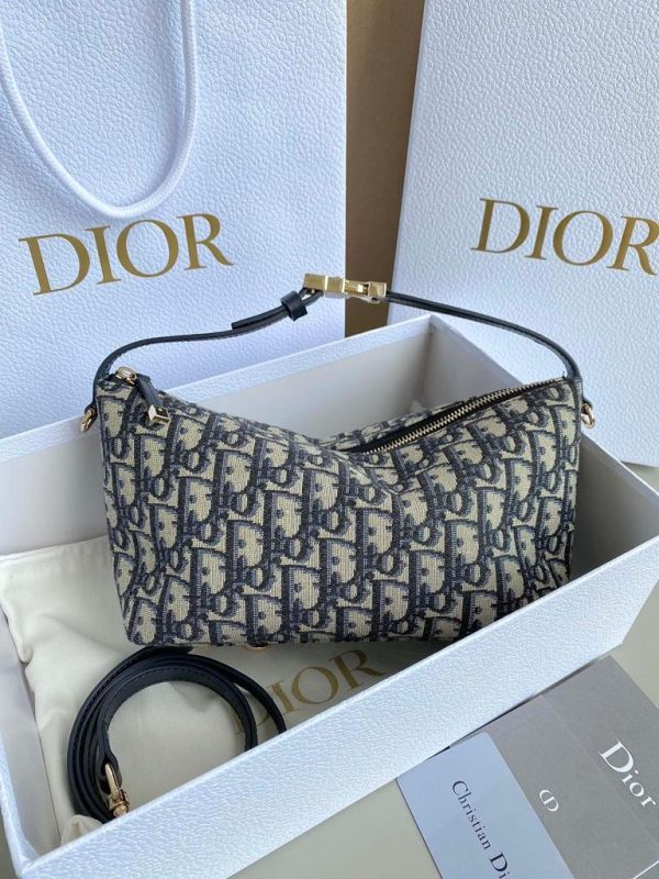 Dior Oblique Jacquard Club Bag - Image 2