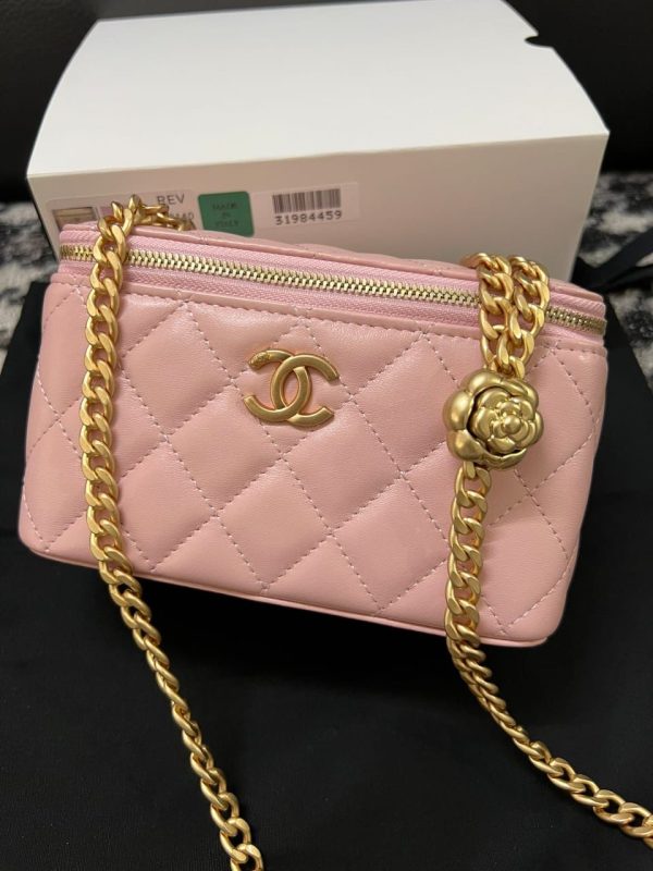 Chanel 23p Heart Buckle Vanity Case - Image 2