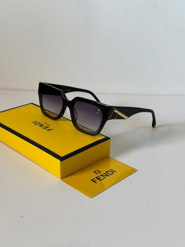 Fendi Fendace Fendi V2 Sunglasses - Image 3
