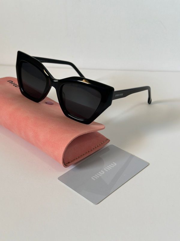 Miu Miu Cat Eye Sunglass