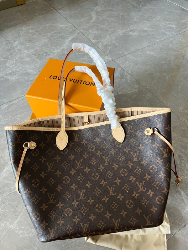 Louis Vuitton Neverfull GM Bag - Image 4
