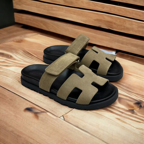 Hermes Chypre Sandals In Pink - Image 3