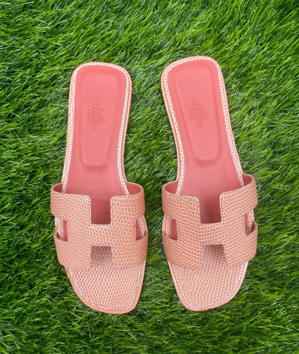 Hermes Oran Sandals In Pink - Image 2
