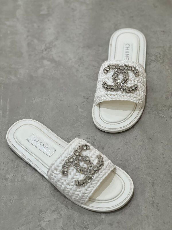 Chanel Crystal CC Logo Raffia - Image 2