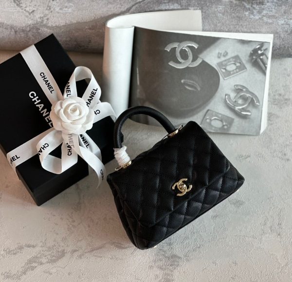 Chanel Coco Top Handle Medium - Image 4