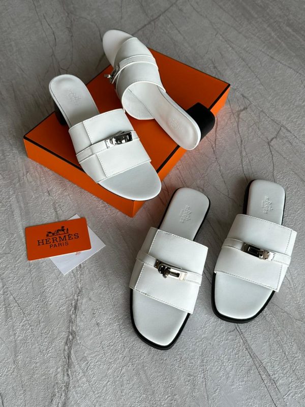 Hermes Giulia Flat Sandals In Calfskin - Image 3