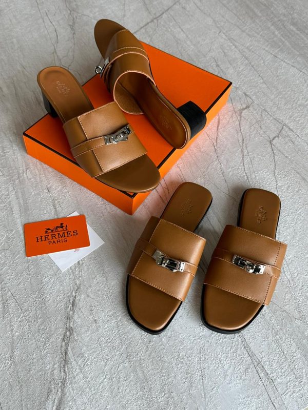 Hermes Giulia Flat Sandals In Calfskin - Image 5