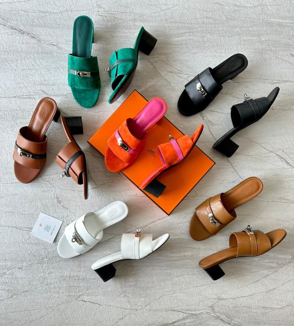 Hermes Giulia Flat Sandals In Calfskin - Image 2