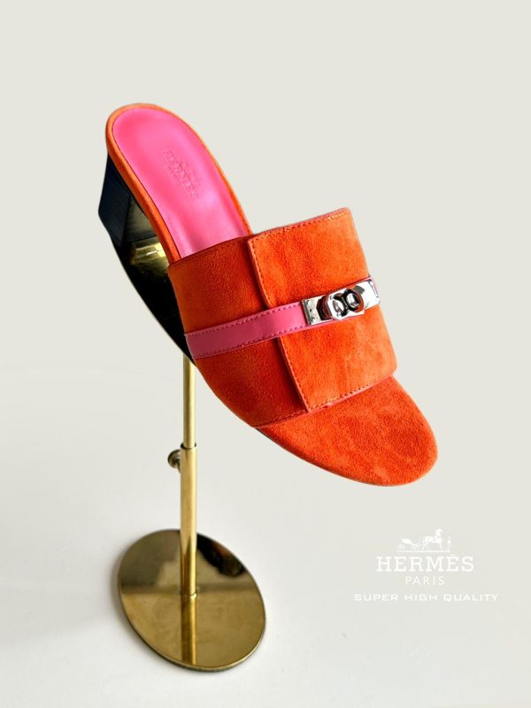 Hermes Giulia Flat Sandals In Calfskin - Image 11