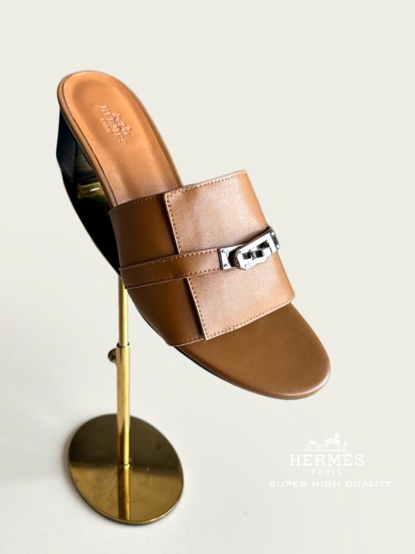 Hermes Giulia Flat Sandals In Calfskin - Image 14