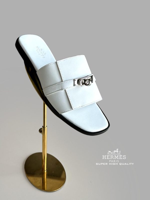 Hermes Giulia Flat Sandals In Calfskin - Image 23