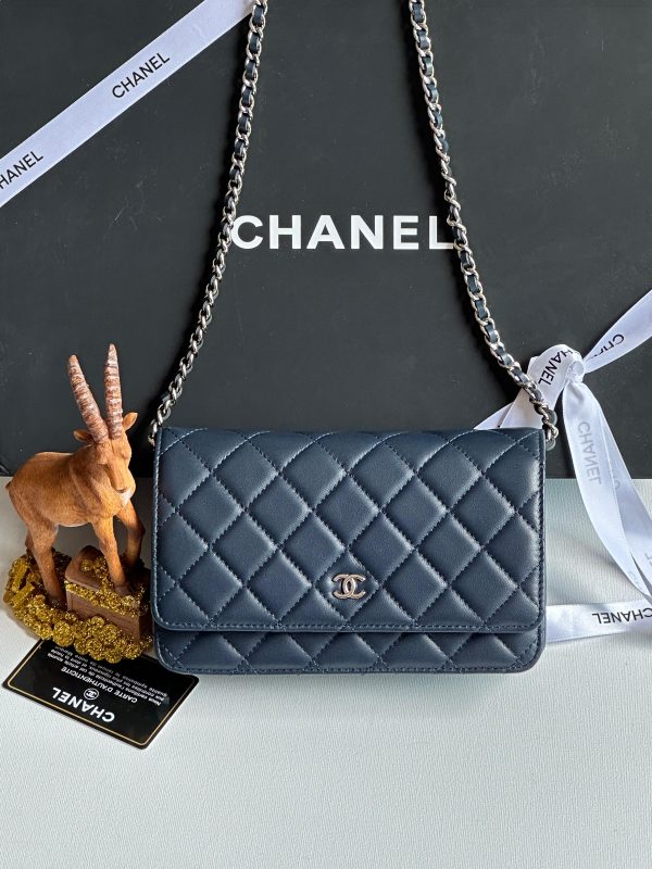 Chanel Classic CC Wallet On Chain - Image 4
