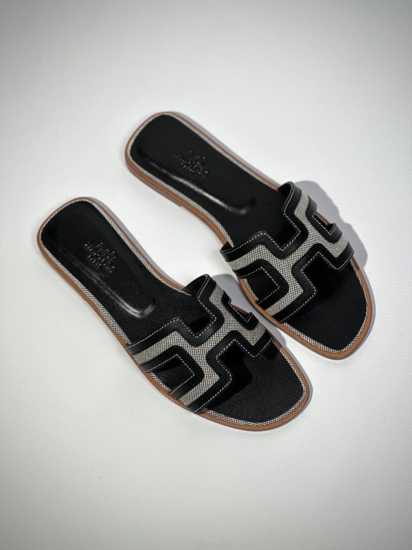 Hermes Classic Oran Canvas Sandal - Image 3