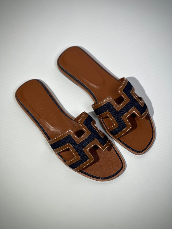 Hermes Classic Oran Canvas Sandal - Image 2