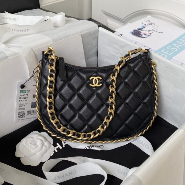 Chanel Lambskin Quilted Chain Around Hobo Bag - Image 4