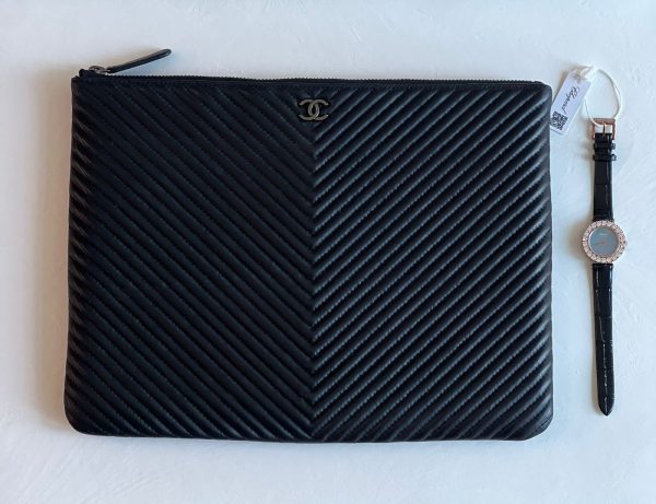 Chanel CC Charmed Quilted Ocase Black - Image 3