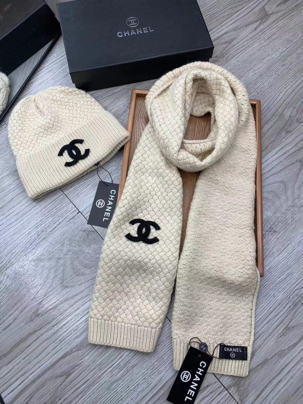 Chanel CC Short Scarf With Hat - Image 2