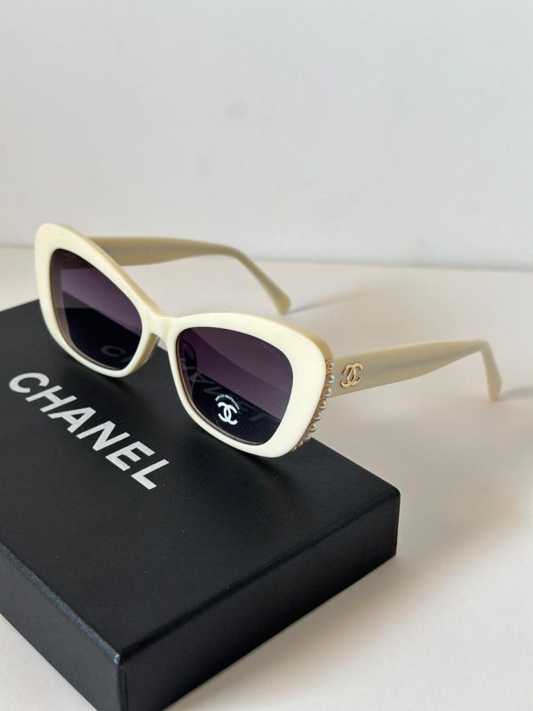 Chanel Acetate Pearl Cat Eye CC Sunglasses - Image 2