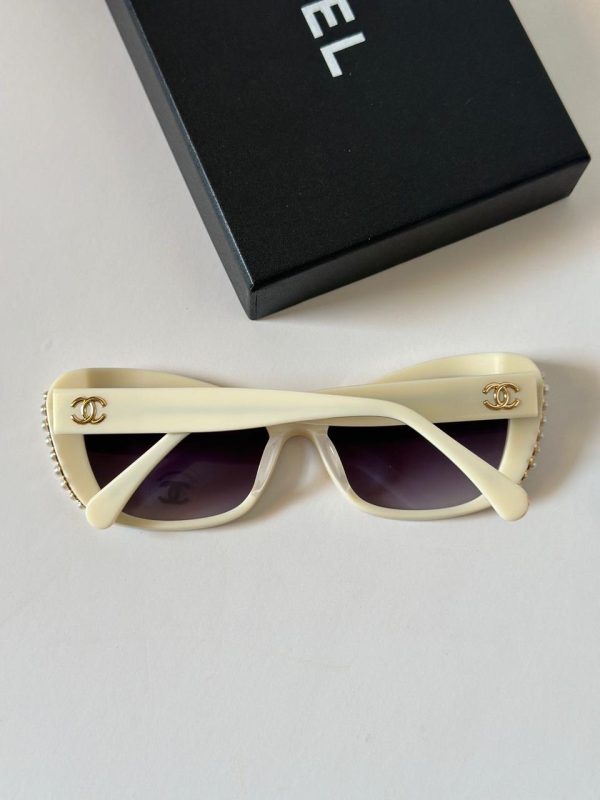 Chanel Acetate Pearl Cat Eye CC Sunglasses - Image 3
