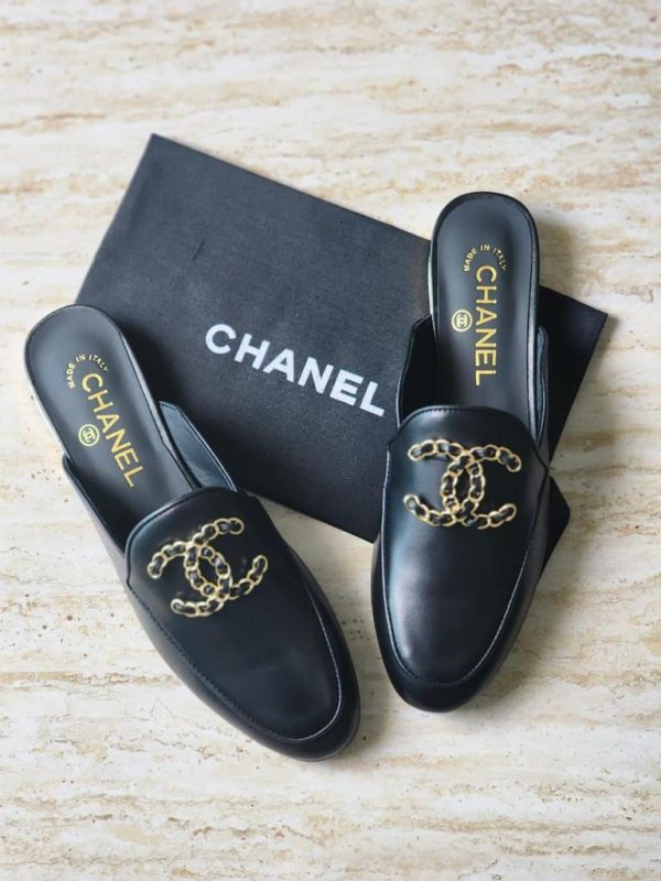 Chanel 20S CC Logo Mules - Image 2
