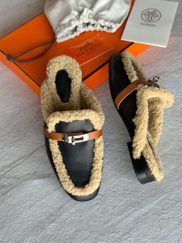 Hermes OZ Winter Warm Slides - Image 3